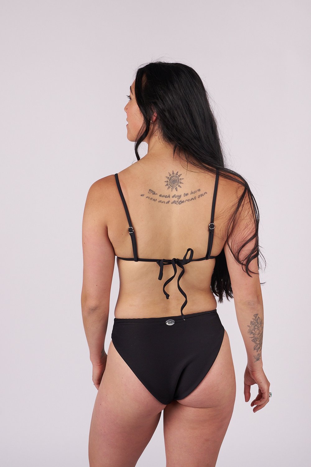 Nori Triangle Bikini Top - Ribbed Black